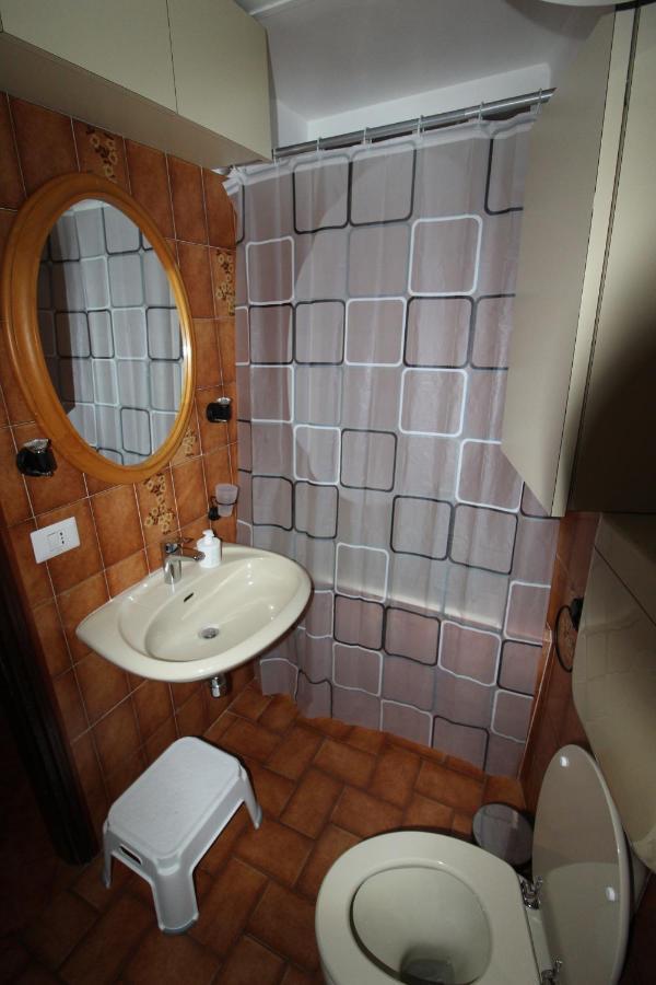 Casa Rina Apartment เนสโซ ภายนอก รูปภาพ